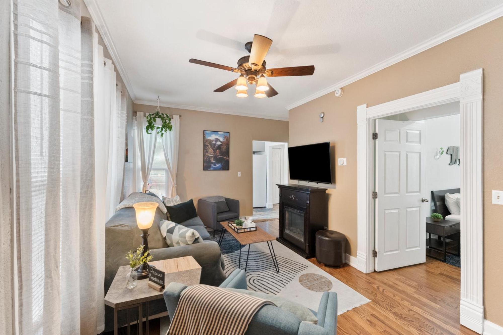 3 Bedroom *Downtown* With Firepit Colorado Springs Exterior photo